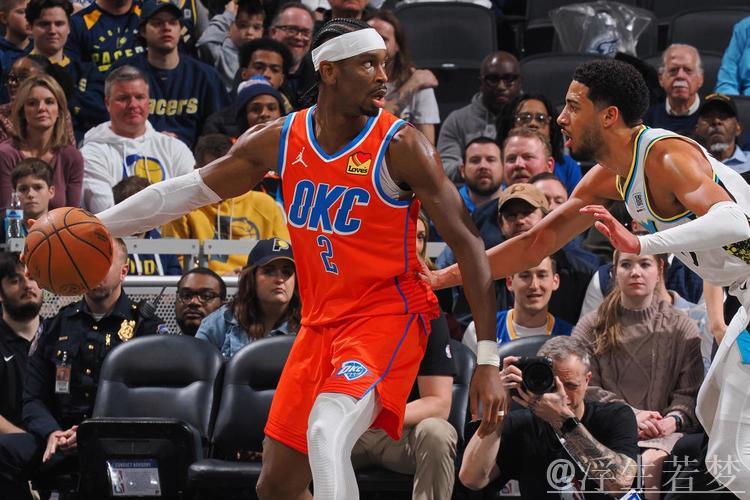 哈利伯顿抢断反击秀暴扣 亚历山大失误致命